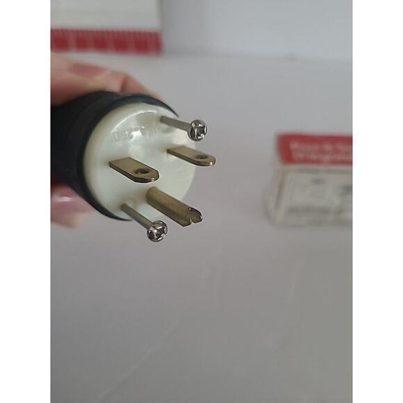 Pass & Seymour 5666-X Str. Blade Plug 15 Amp / 250 Volt Used - Picture 5 of 7